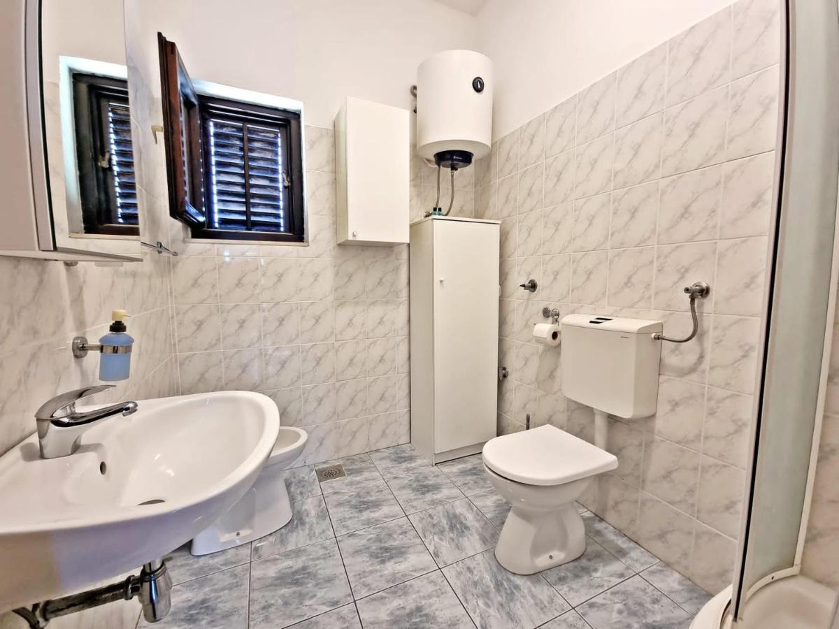 Apartman Irena With Terase End Private Parking Donji Okrug  Extérieur photo